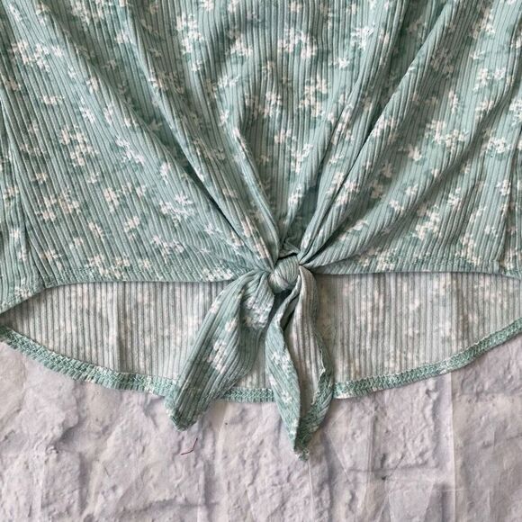 Daytrip youth M sleeveless floral print hi low shirt w/front tie knot - Picture 2 of 5